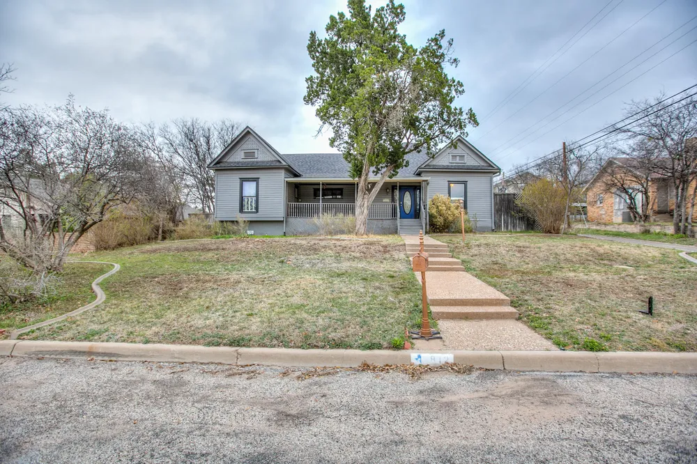 812 W Highland Blvd, San Angelo, TX 76903
