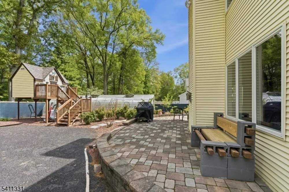 328 Hillside Ave, Essex, Livingston Township, NJ 07039