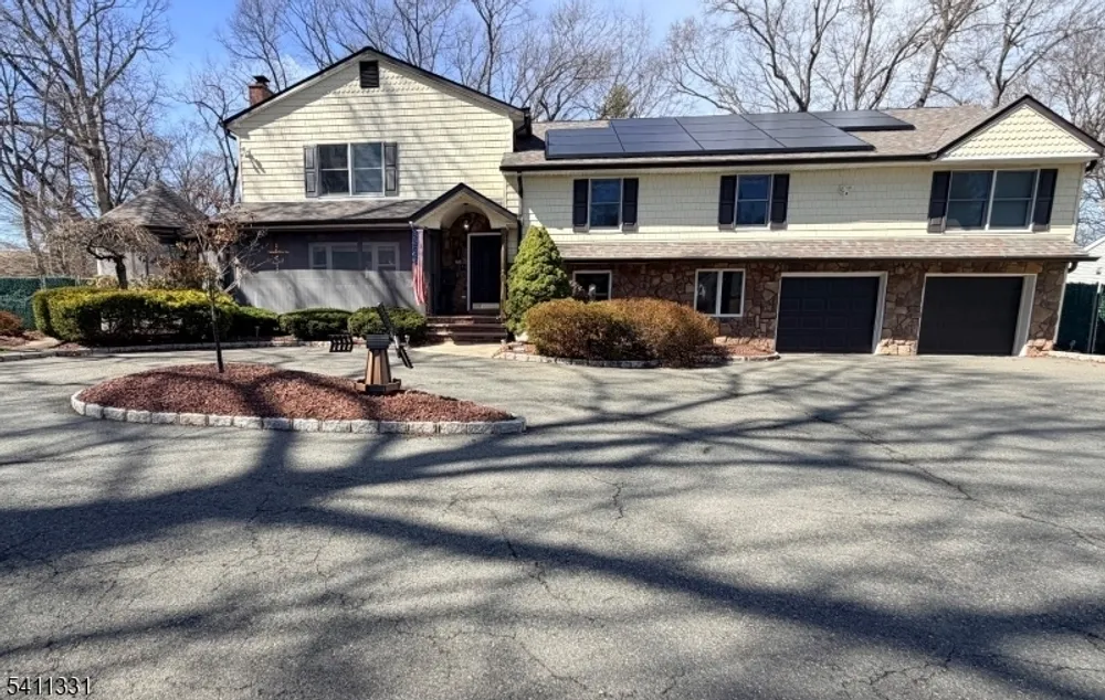 328 Hillside Ave, Essex, Livingston Township, NJ 07039
