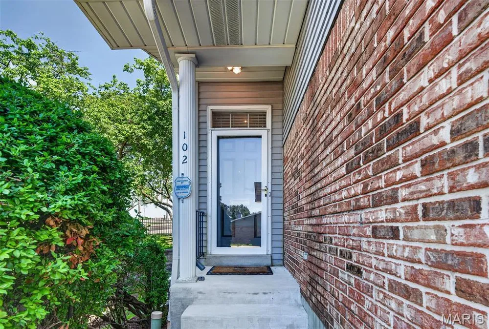 102 Parc Forest Trail, St Charles, MO 63303