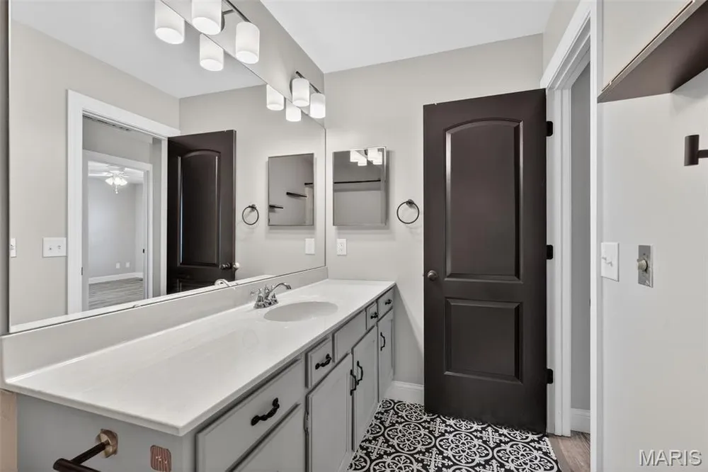 102 Parc Forest Trail, St Charles, MO 63303