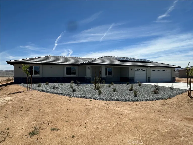 15009 Temecula Rd, Apple Valley, CA 92307