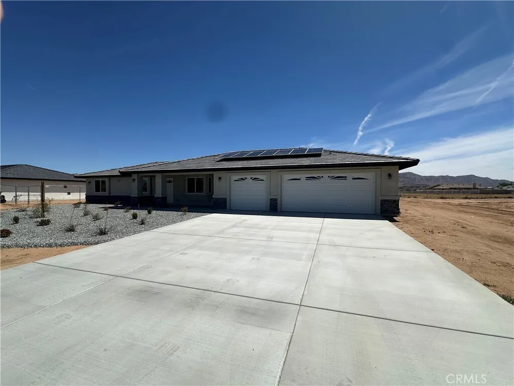 15009 Temecula Rd, Apple Valley, CA 92307