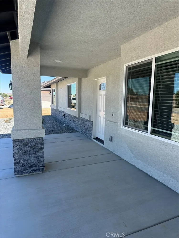 15009 Temecula Rd, Apple Valley, CA 92307