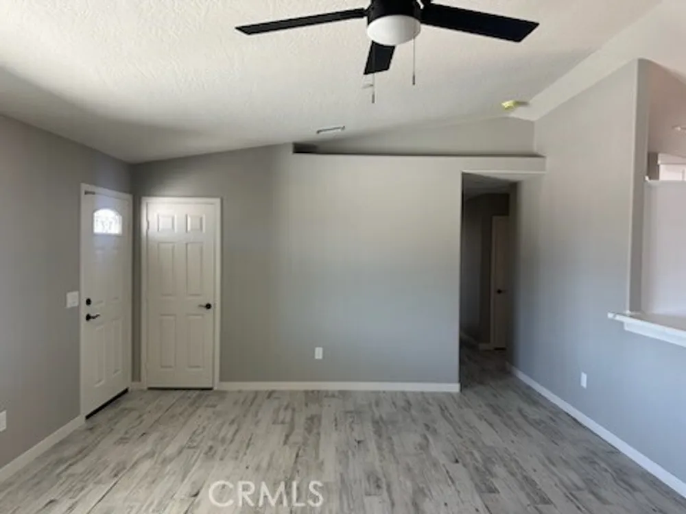 15009 Temecula Rd, Apple Valley, CA 92307