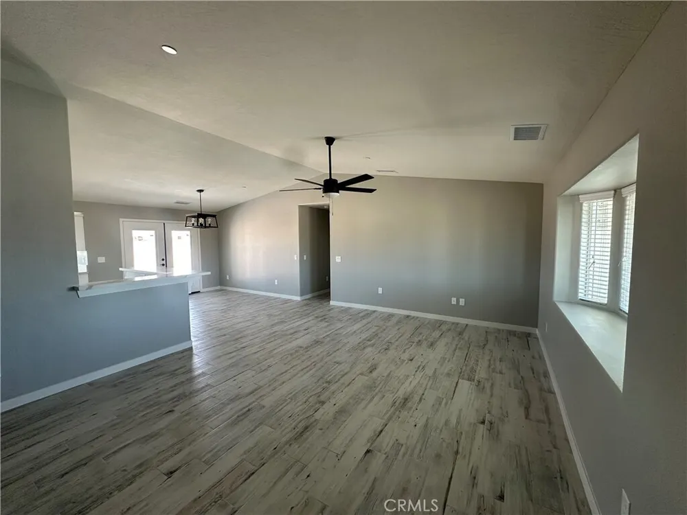 15009 Temecula Rd, Apple Valley, CA 92307