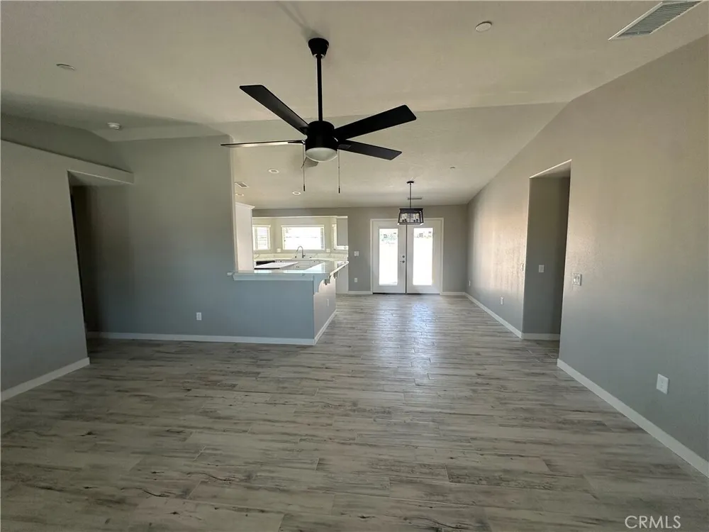 15009 Temecula Rd, Apple Valley, CA 92307