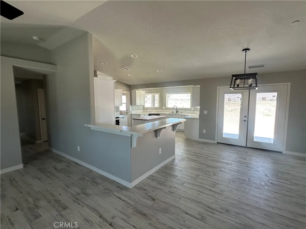 15009 Temecula Rd, Apple Valley, CA 92307