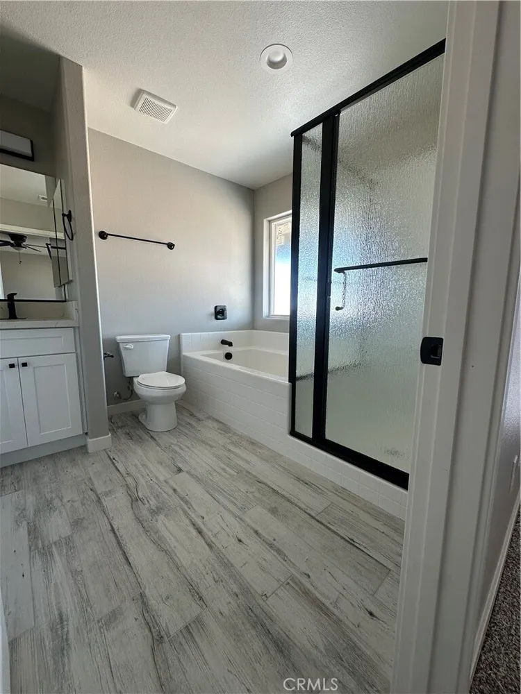15009 Temecula Rd, Apple Valley, CA 92307
