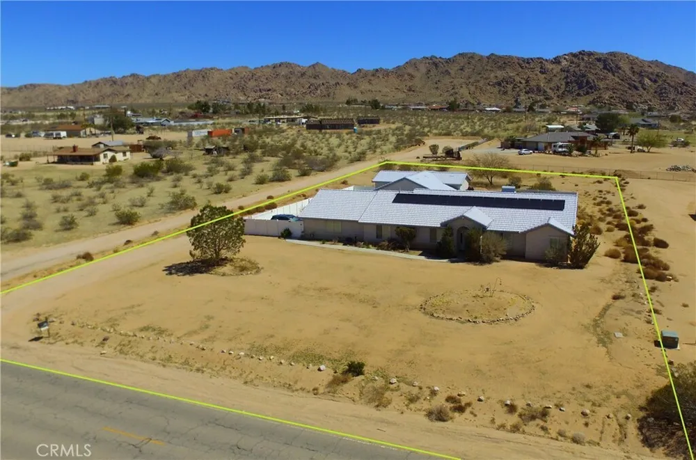 17389 Central Rd, Apple Valley, CA 92307