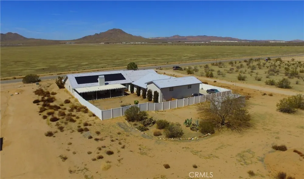 17389 Central Rd, Apple Valley, CA 92307