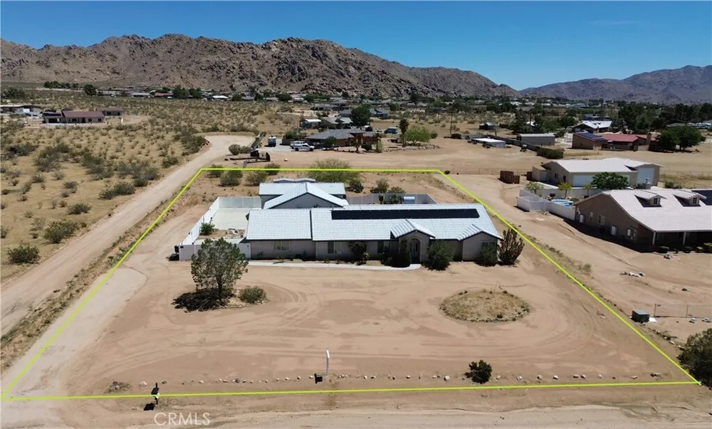 17389 Central Rd, Apple Valley, CA 92307
