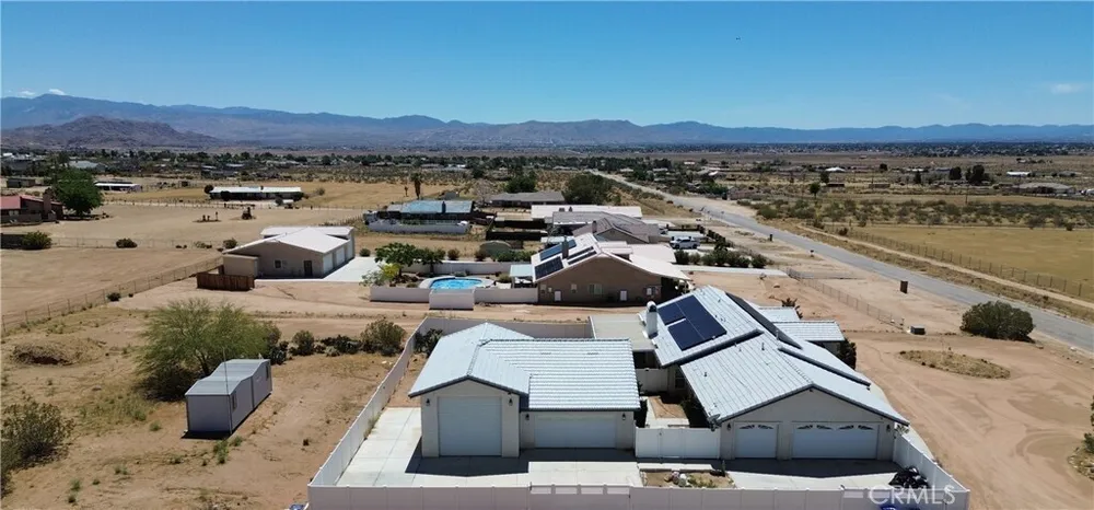 17389 Central Rd, Apple Valley, CA 92307