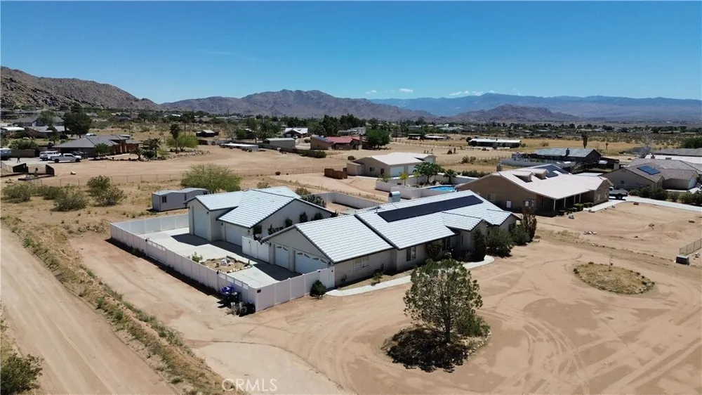 17389 Central Rd, Apple Valley, CA 92307
