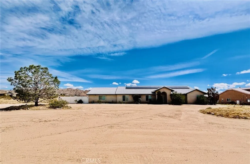 17389 Central Rd, Apple Valley, CA 92307