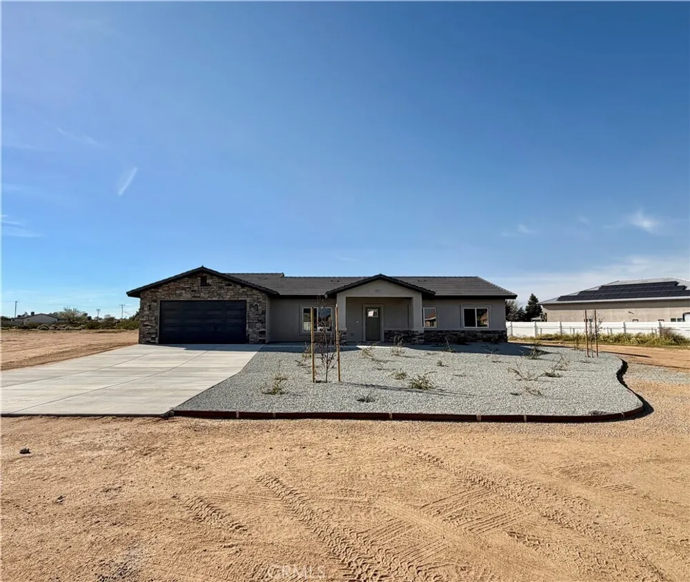 12744 Tate Ct, Apple Valley, CA 92308