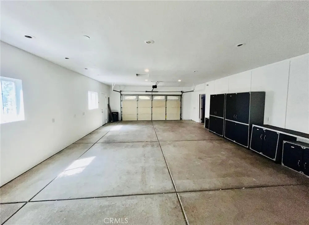 17389 Central Rd, Apple Valley, CA 92307