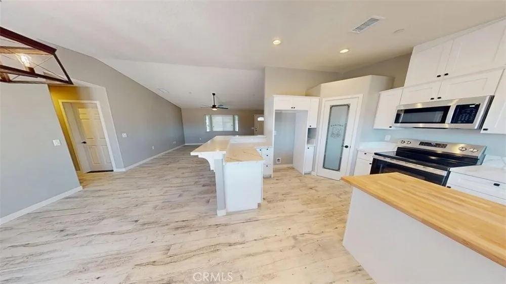 15009 Temecula Rd, Apple Valley, CA 92307