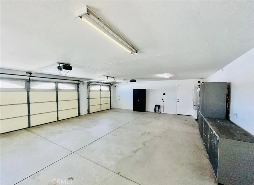 17389 Central Rd, Apple Valley, CA 92307