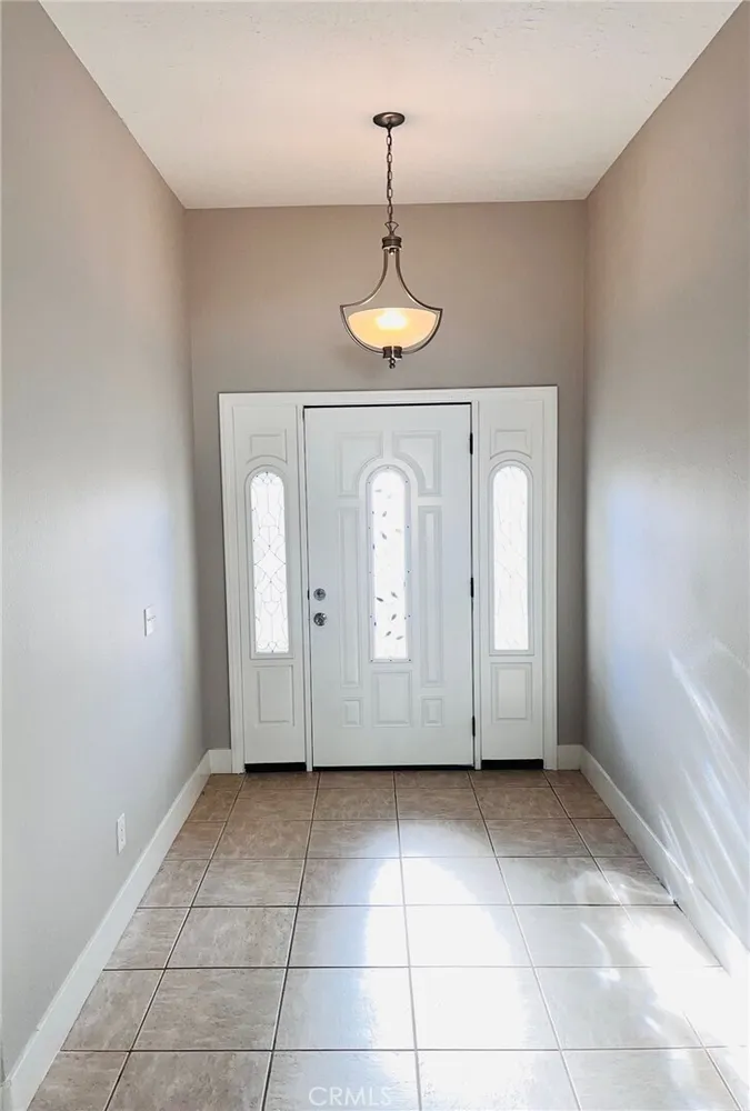 17389 Central Rd, Apple Valley, CA 92307