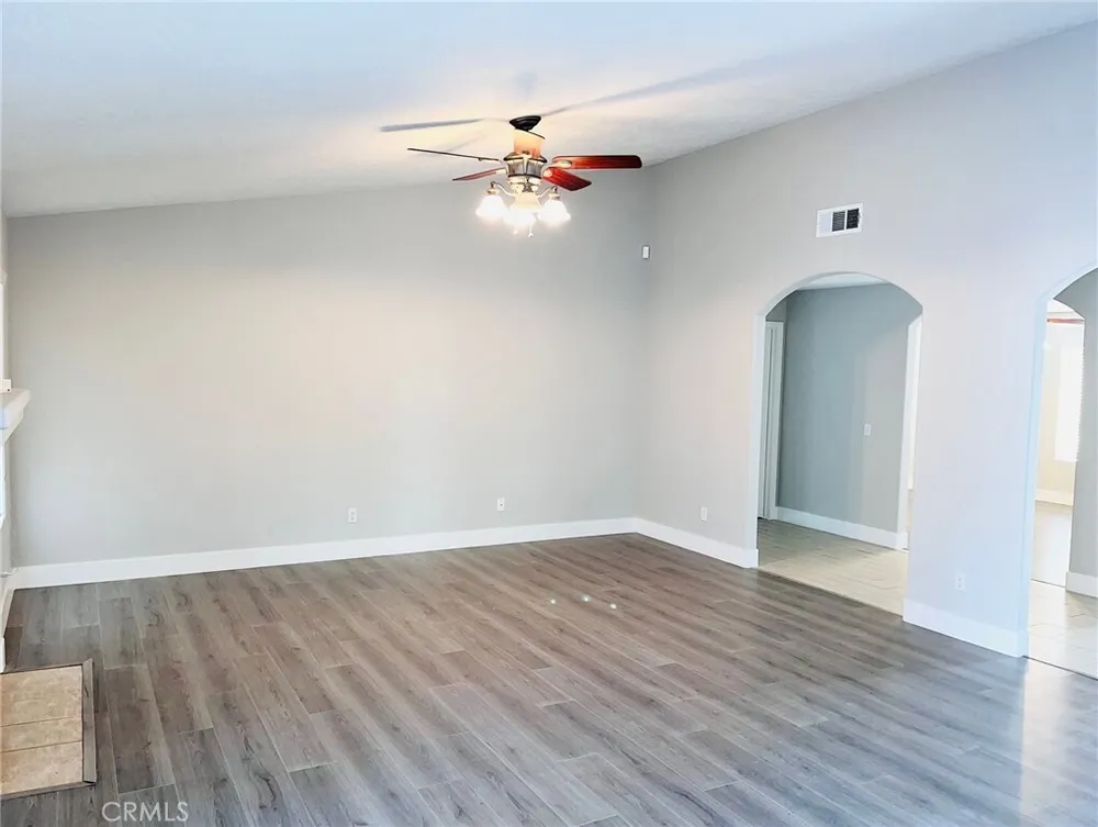 17389 Central Rd, Apple Valley, CA 92307