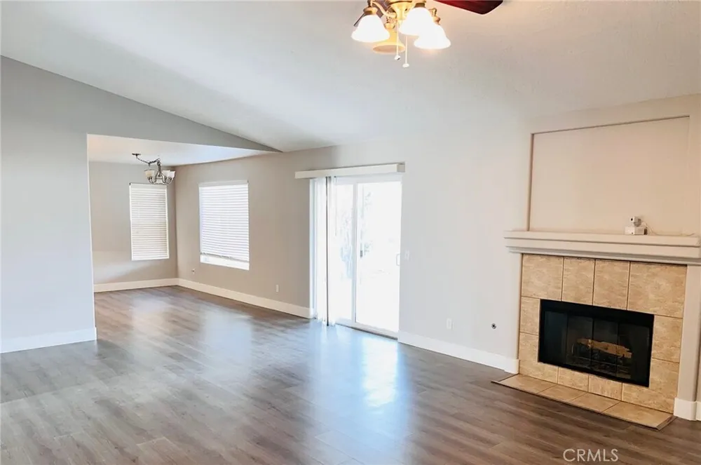 17389 Central Rd, Apple Valley, CA 92307