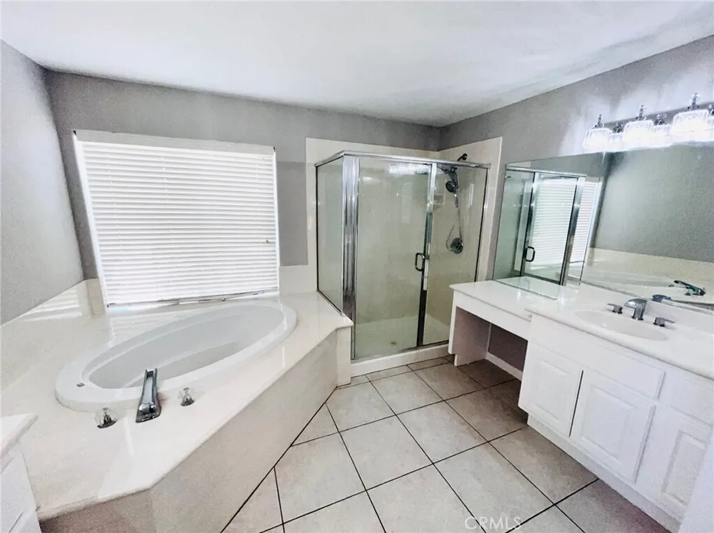 17389 Central Rd, Apple Valley, CA 92307