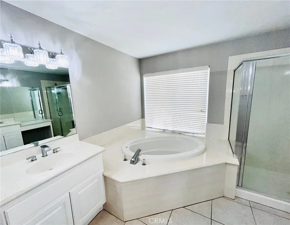 17389 Central Rd, Apple Valley, CA 92307