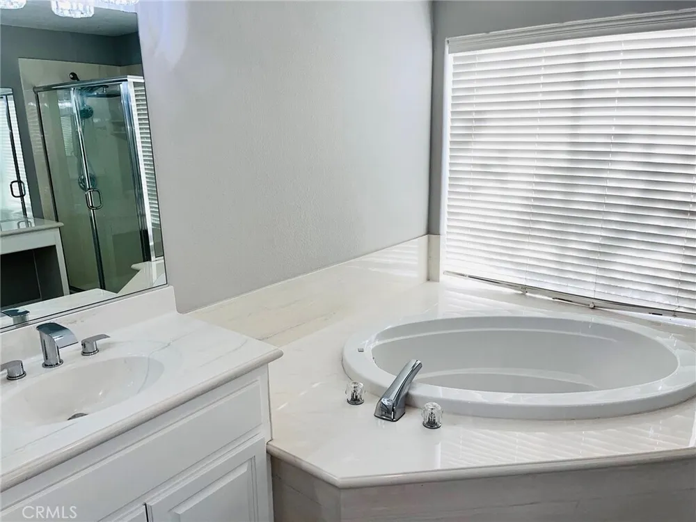 17389 Central Rd, Apple Valley, CA 92307