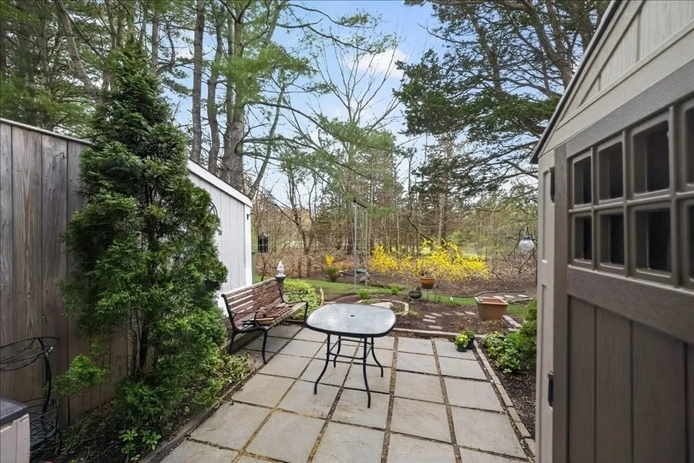 18 Beals Cove Rd, Hingham, MA 02043