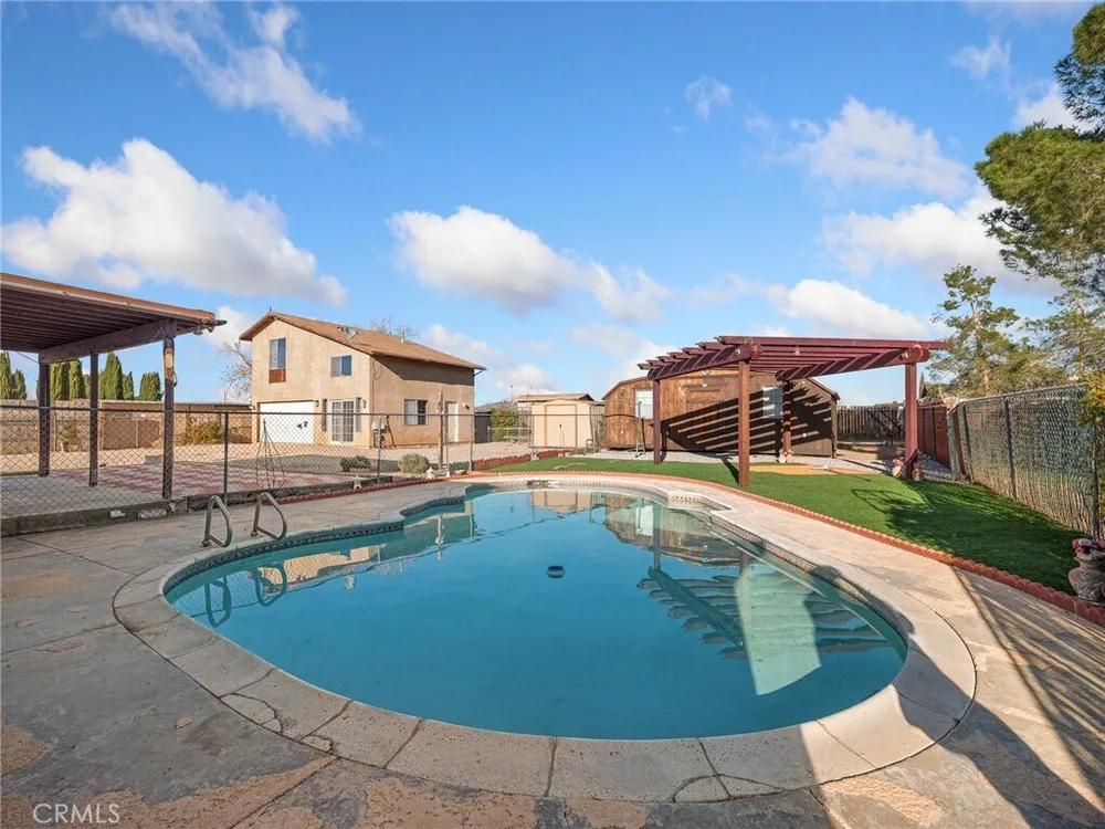 11935 Wapato Rd, Apple Valley, CA 92308
