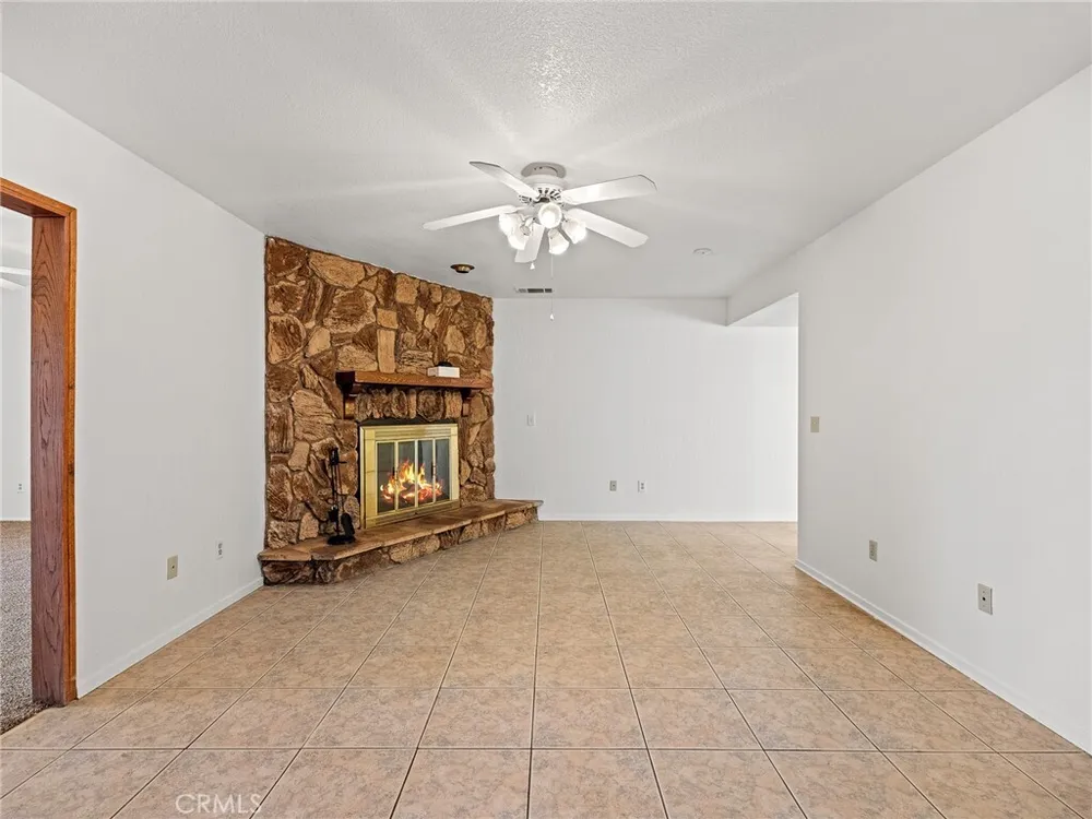 11935 Wapato Rd, Apple Valley, CA 92308