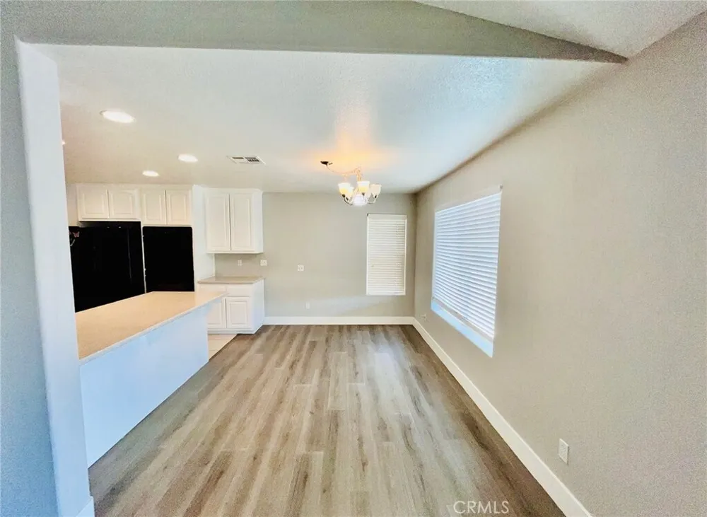 17389 Central Rd, Apple Valley, CA 92307