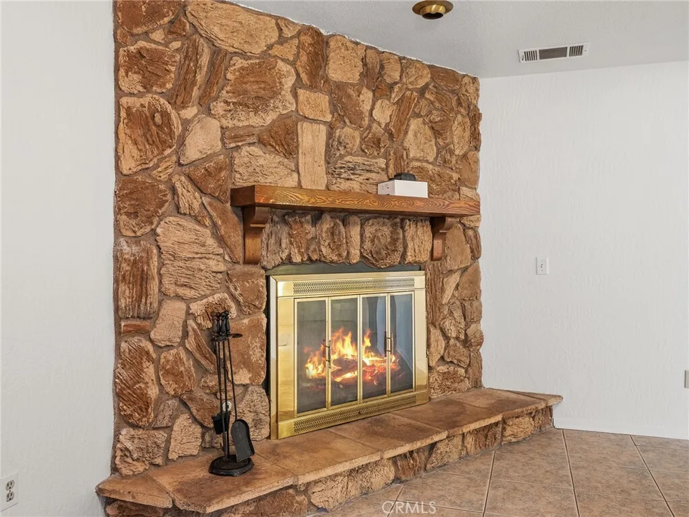 11935 Wapato Rd, Apple Valley, CA 92308