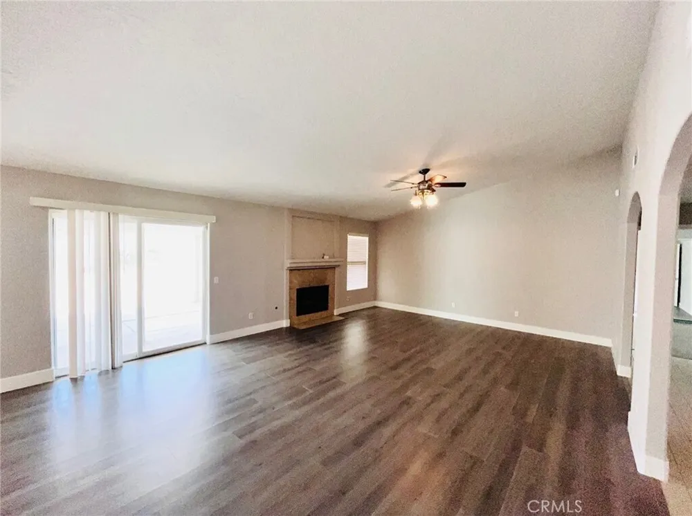 17389 Central Rd, Apple Valley, CA 92307