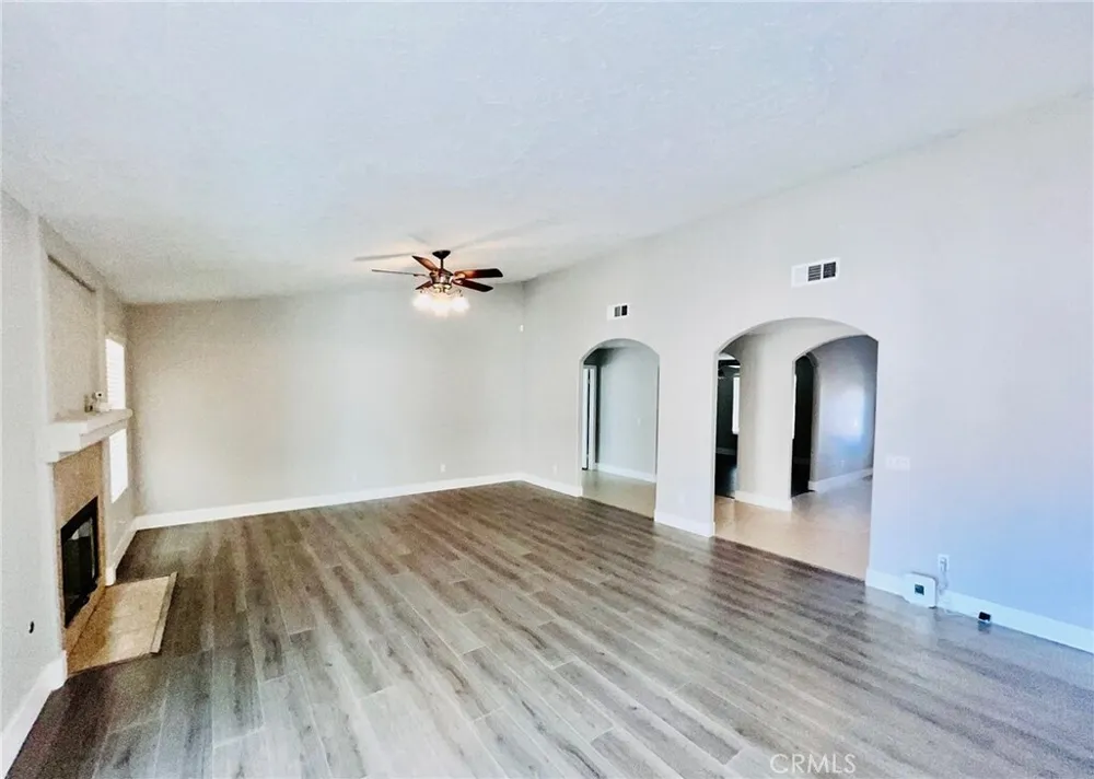 17389 Central Rd, Apple Valley, CA 92307