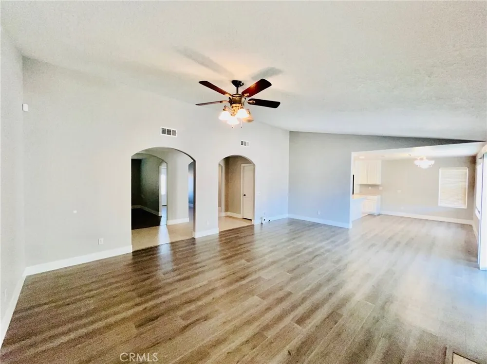17389 Central Rd, Apple Valley, CA 92307