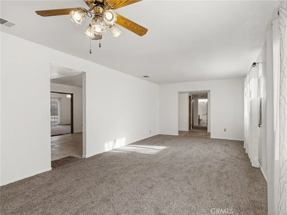 11935 Wapato Rd, Apple Valley, CA 92308
