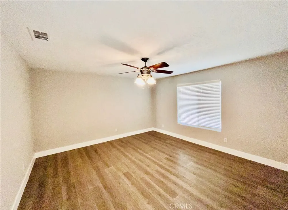 17389 Central Rd, Apple Valley, CA 92307