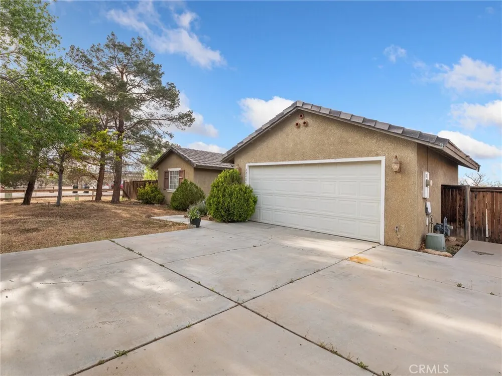 22404 Broken Lance Ct, Apple Valley, CA 92307