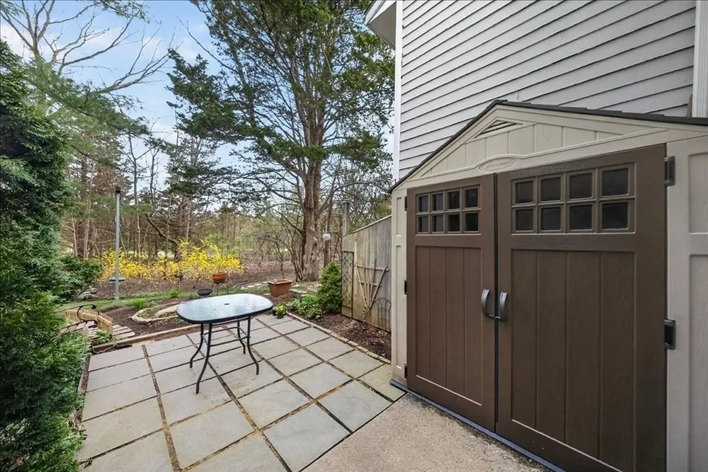 18 Beals Cove Rd, Hingham, MA 02043