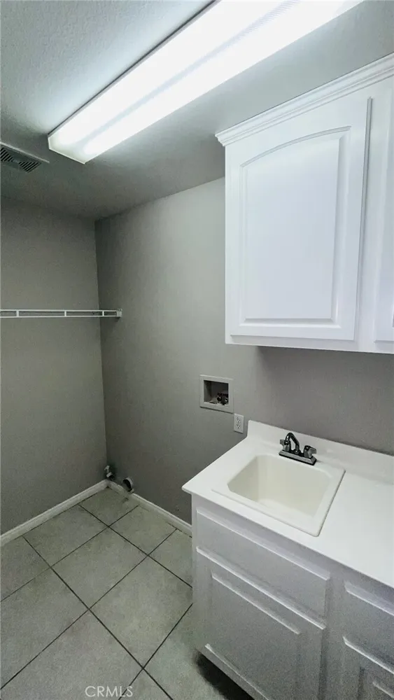 17389 Central Rd, Apple Valley, CA 92307