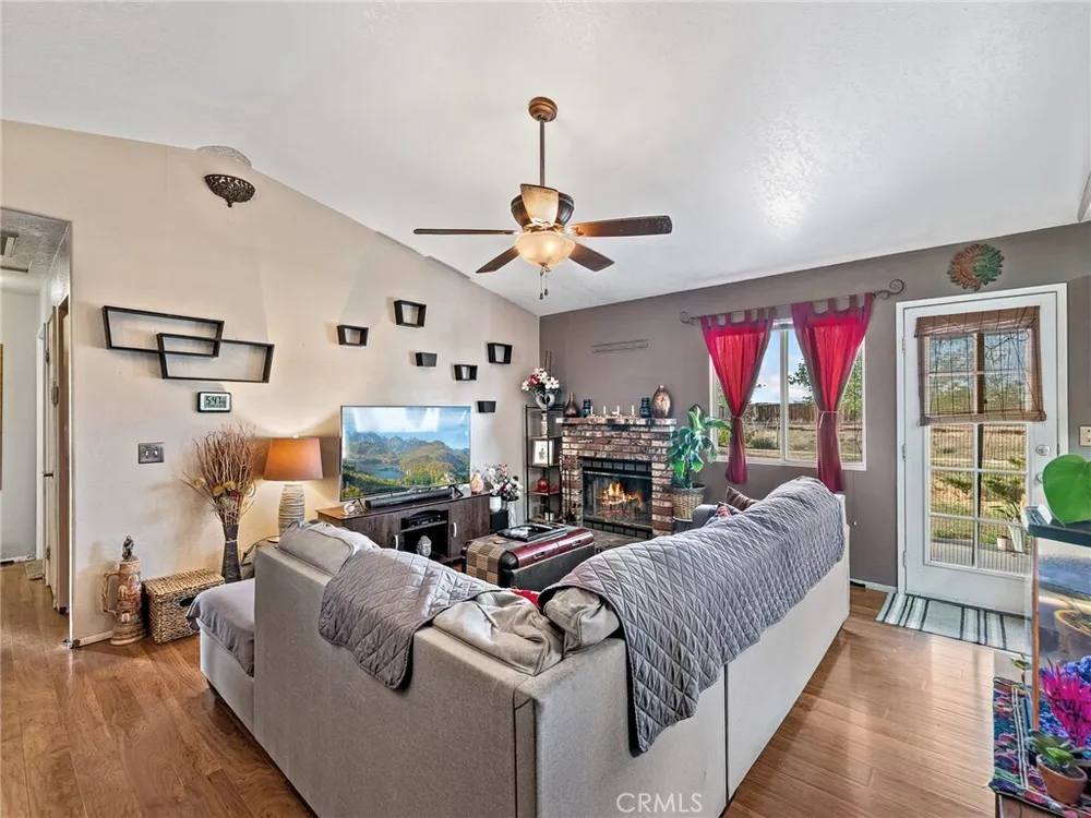22404 Broken Lance Ct, Apple Valley, CA 92307