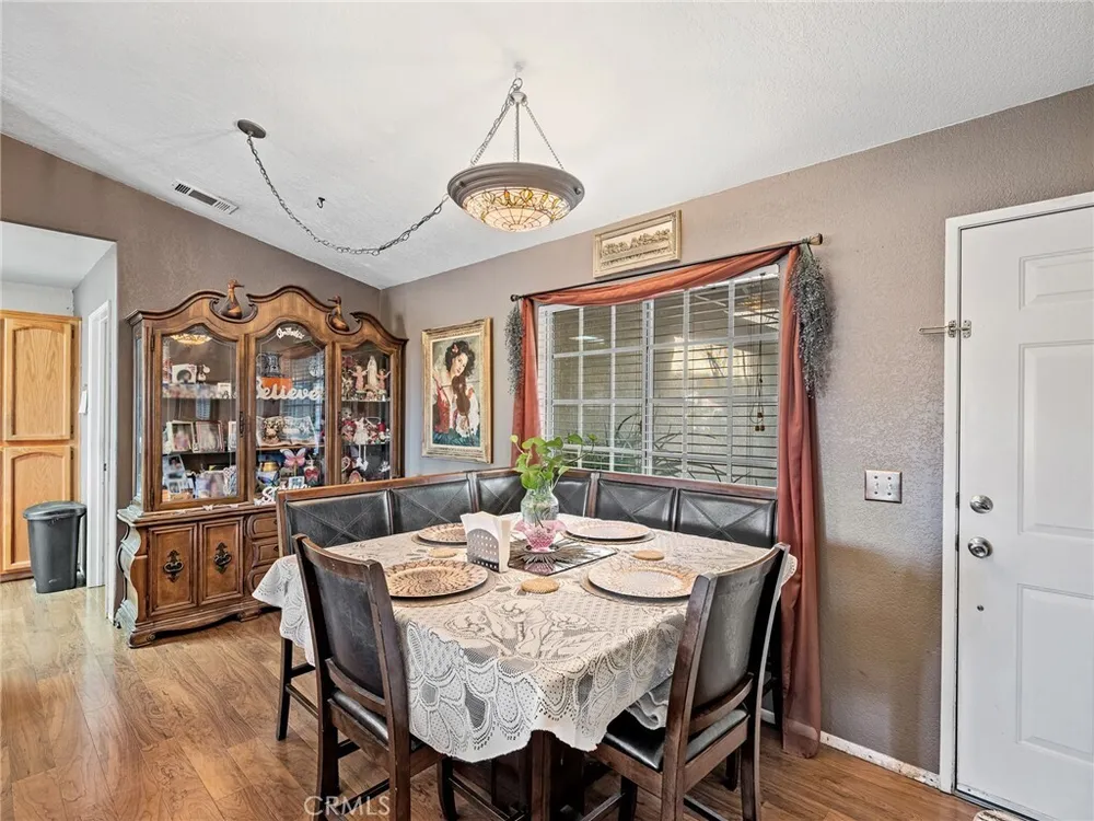 22404 Broken Lance Ct, Apple Valley, CA 92307