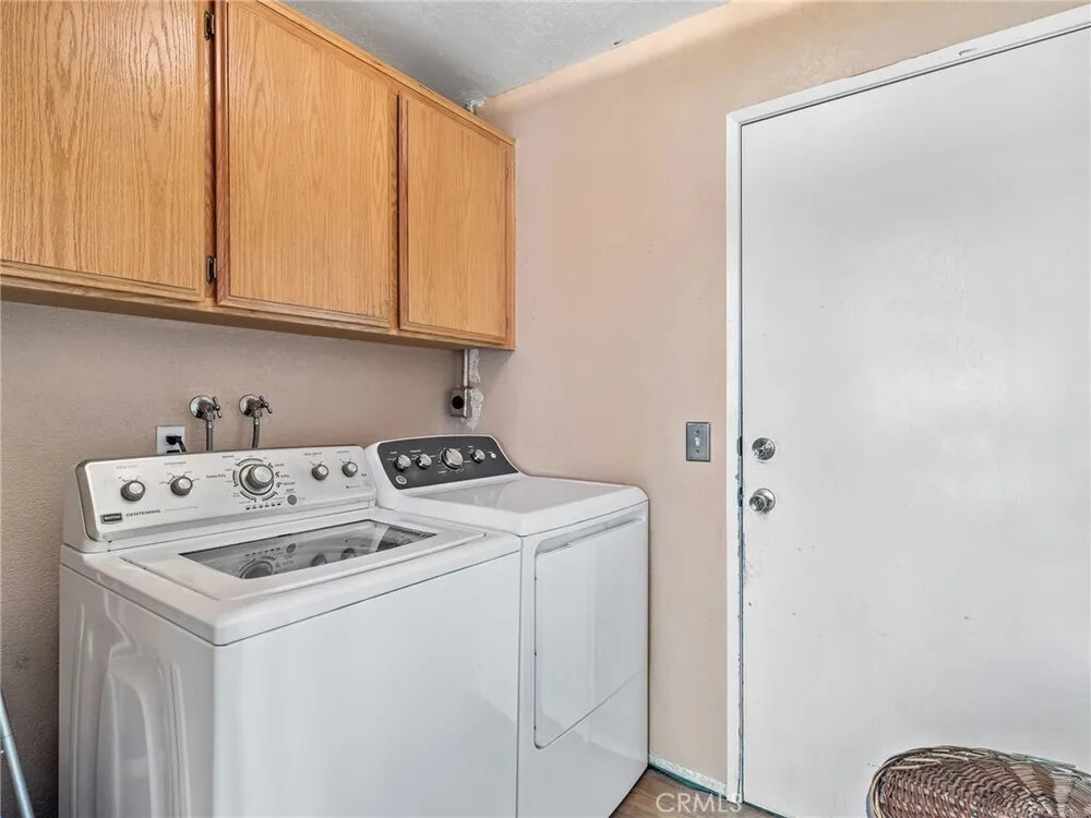 22404 Broken Lance Ct, Apple Valley, CA 92307