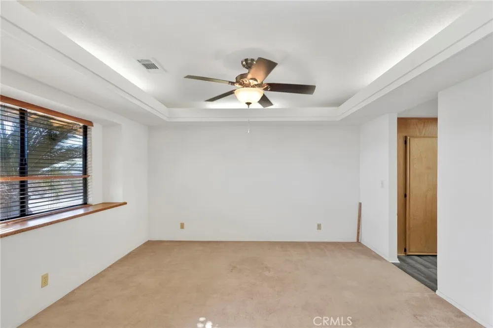 16466 Tude Rd, Apple Valley, CA 92307