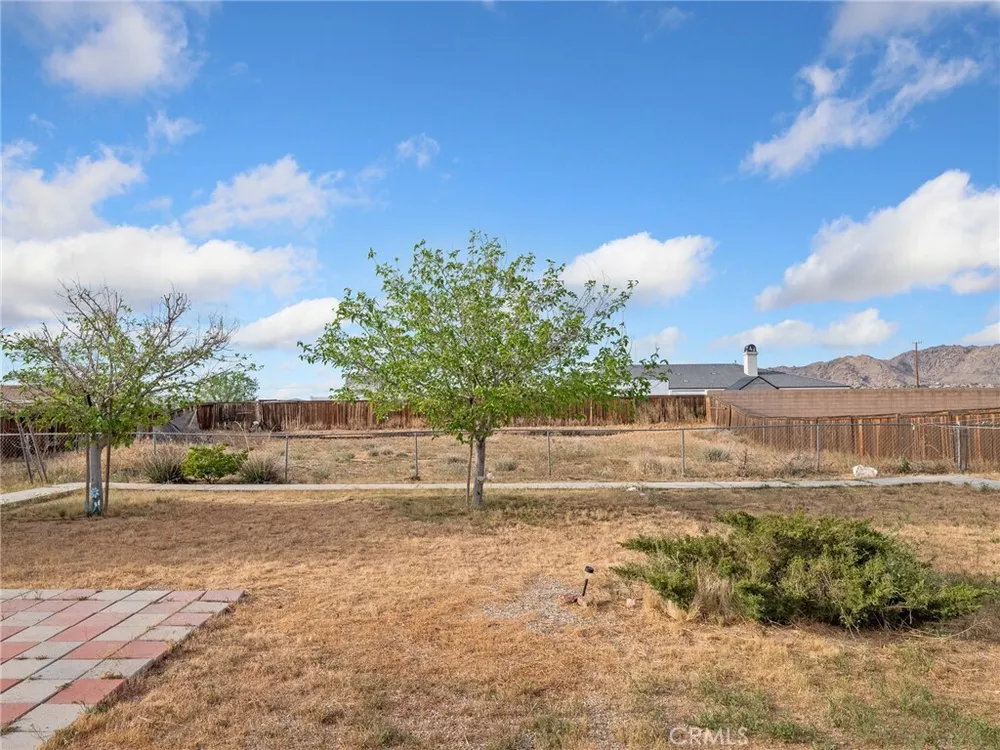 22404 Broken Lance Ct, Apple Valley, CA 92307