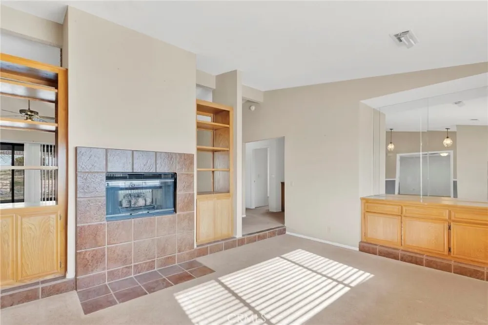 16466 Tude Rd, Apple Valley, CA 92307