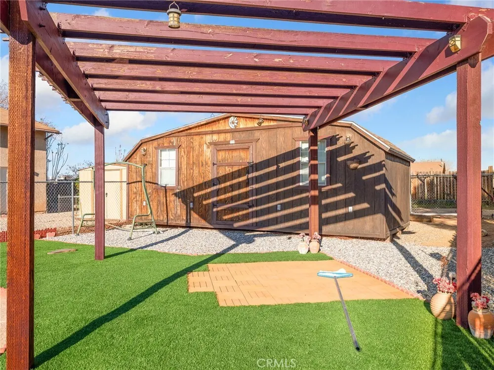 11935 Wapato Rd, Apple Valley, CA 92308