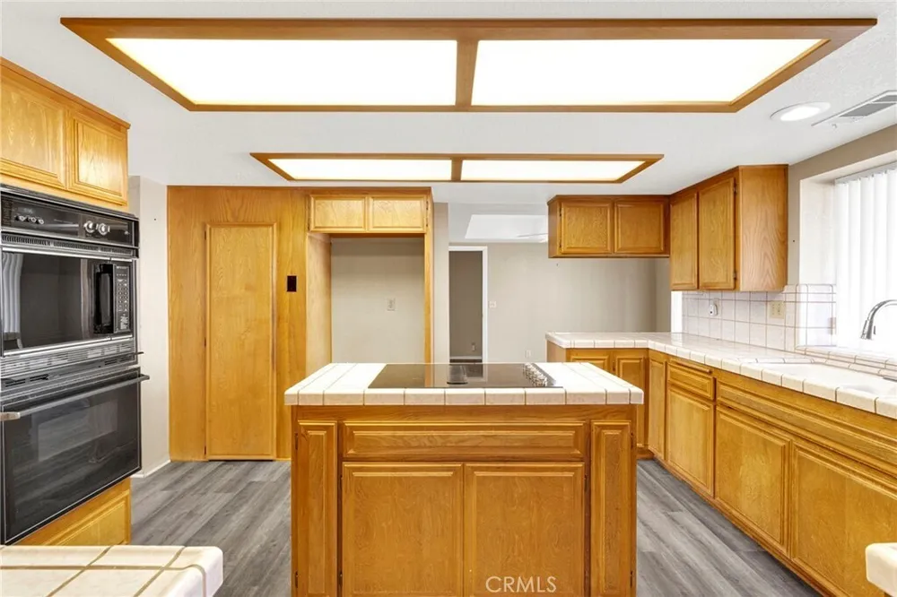 16466 Tude Rd, Apple Valley, CA 92307